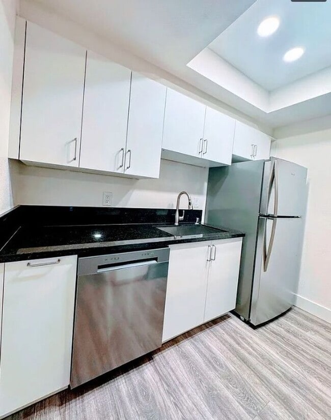 Building Photo - Charming 2BR Home w/ Remodeled Updates in Sacramento!