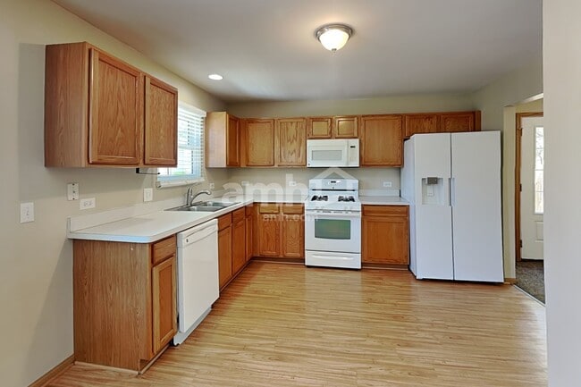 Building Photo - 481 Pheasant Chase Dr