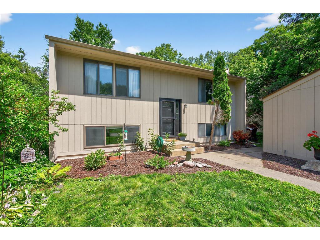 Foto principal - 16220 15th Ave N