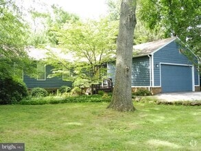 Building Photo - 10 Dew Wood Ct