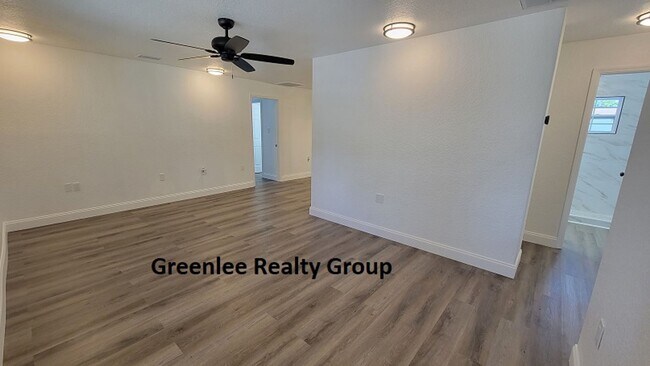 Building Photo - Completely Updated 3 Bed/2Bath Home! - Sol...