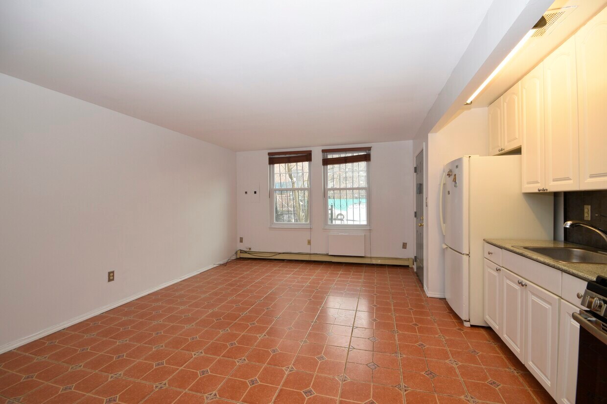 Foto principal - Renovated Two Bedroom