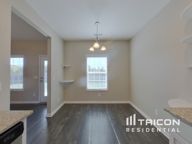 Foto del edificio - 1018 Cyril Dr