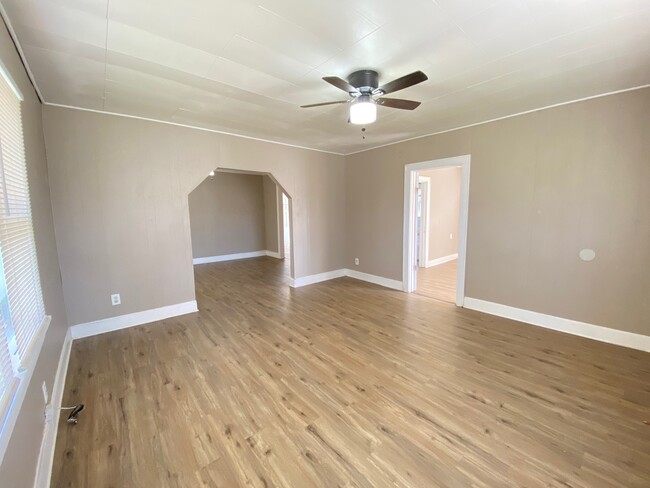 Building Photo - 1345 SW 27th St