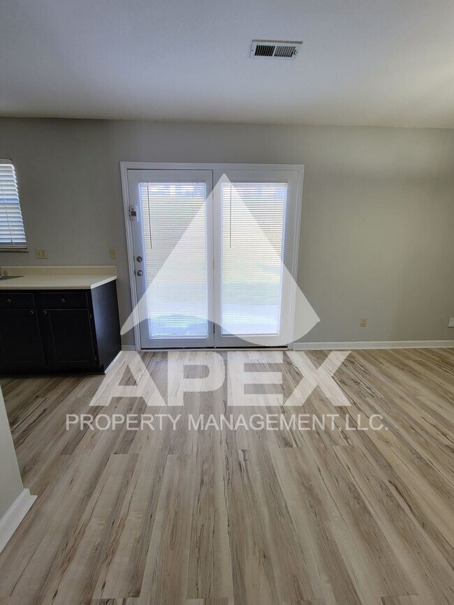 Foto del edificio - WEST KNOX - Spacious 2Bd/2Ba Condo in Silverbrook!