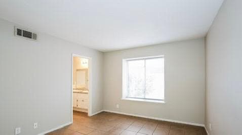 Building Photo - 2388 Valley Dr