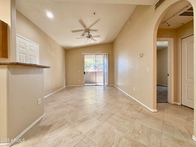 Building Photo - 2929 W Yorkshire Dr