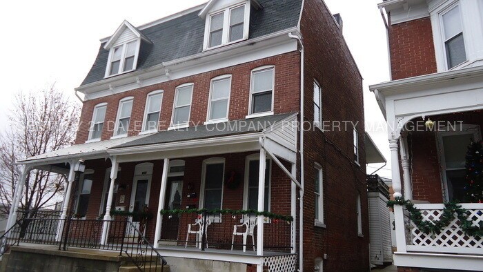 Primary Photo - 816 Latimer St