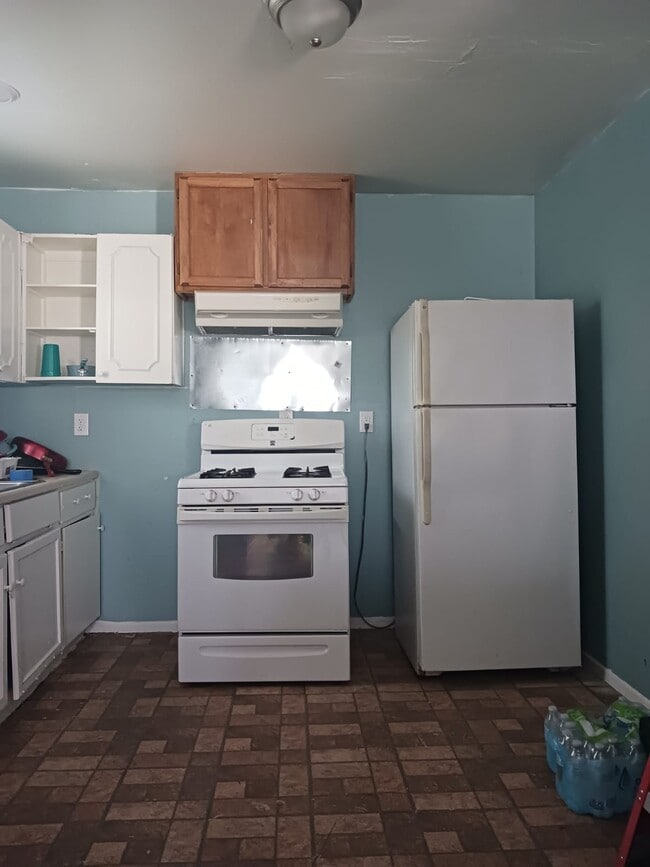 Building Photo - 375 Dorie St