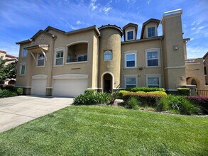 Building Photo - 5350 Dunlay Dr