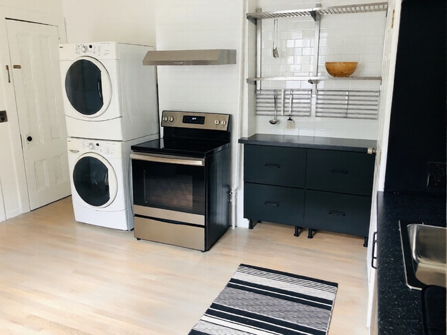 Building Photo - 7 Imrie Rd