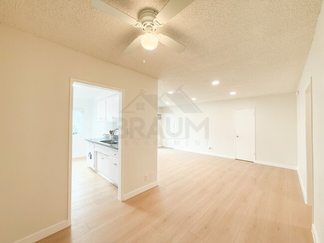 Building Photo - 5433 Sepulveda Blvd
