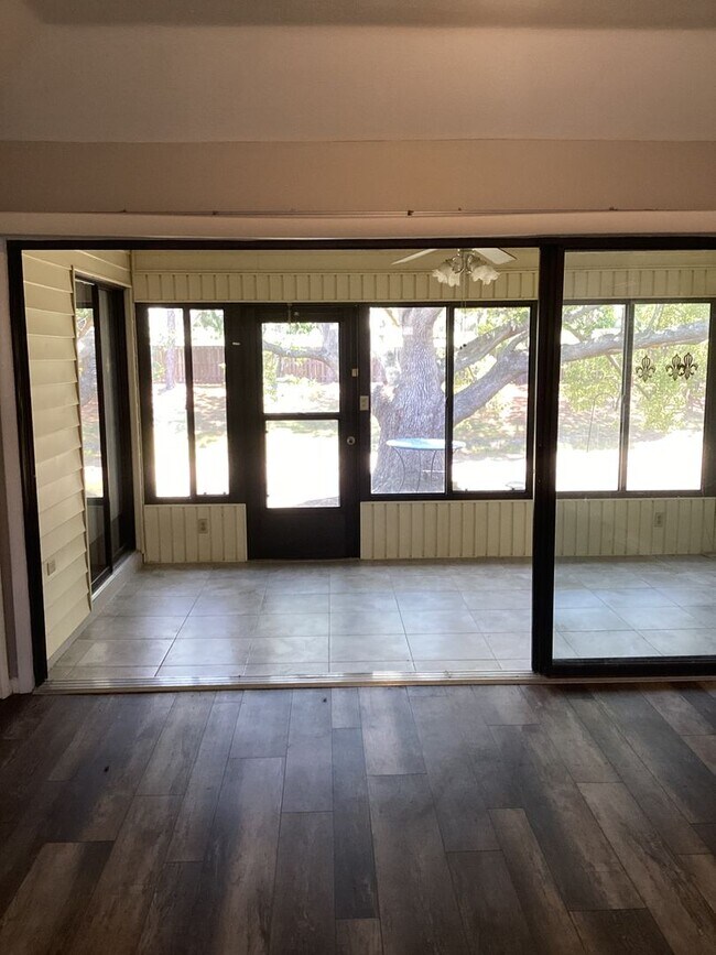 Foto del edificio - 55+ Gated HOA Community!