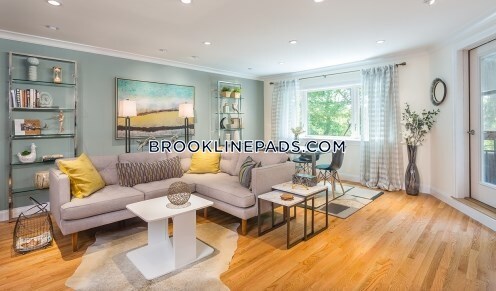 Primary Photo - 1444 Beacon St