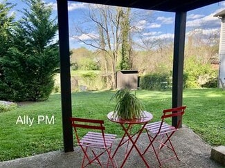 Building Photo - 925 Henry Ave