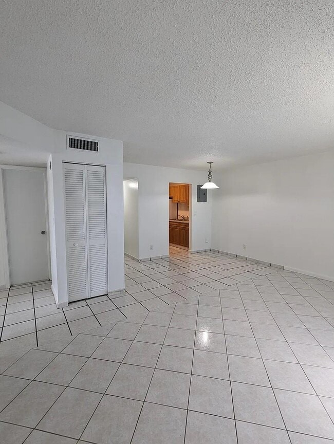 Building Photo - 6051 SW 41st St