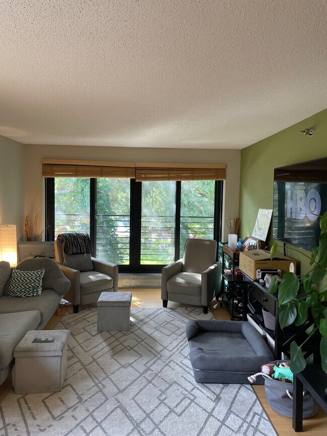 Building Photo - 52 Groveland Terrace