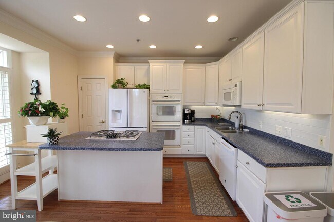 Building Photo - 5432 Edsall Ridge Pl