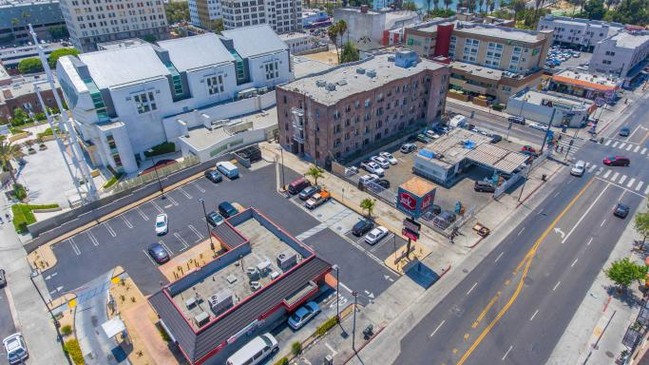 Building Photo - Westlake Apartments