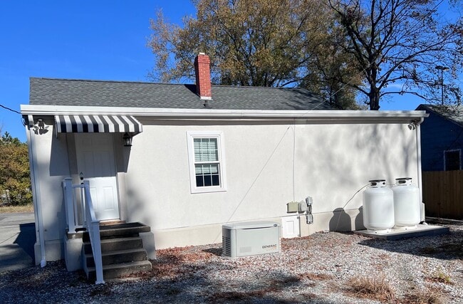 Building Photo - 6323 Mallory Dr