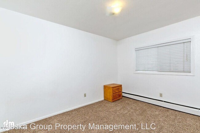 Building Photo - 2 br, 1 bath House - 227 E 12th Ave