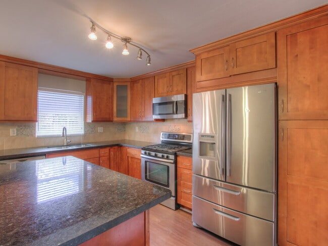 Building Photo - 9070 SW 157th Pl