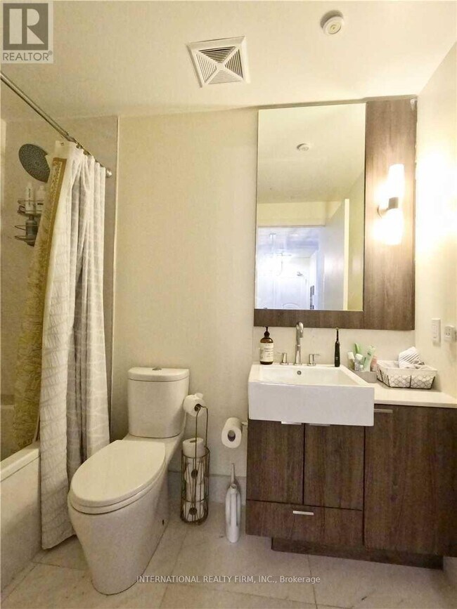 Building Photo - 88 Blue Jays Way