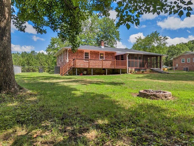 Foto del edificio - 120 Echo Ln