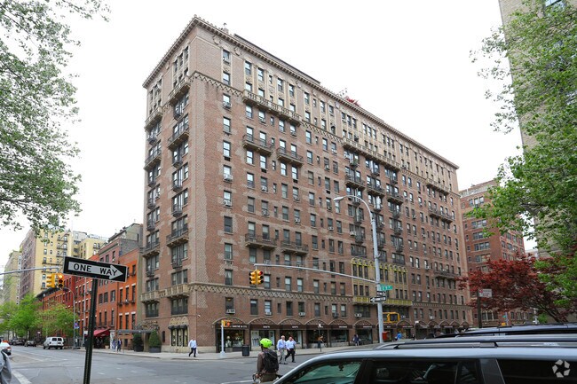 Building Photo - The Beauclaire