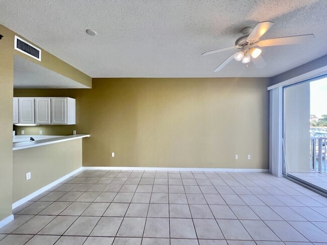 Building Photo - 321 Bream Ave