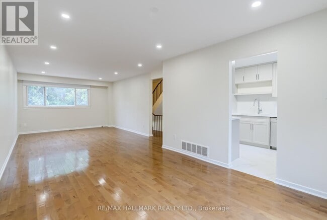 Building Photo - 50 Song Meadoway
