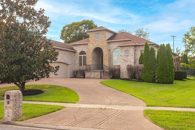 Foto del edificio - Spacious 4-Bed, 4-Bath Home in Jack Anders...