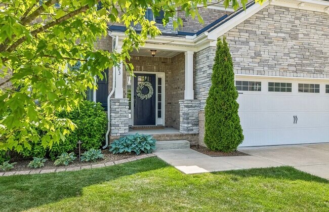 Foto del edificio - 723 Tennypark Ln