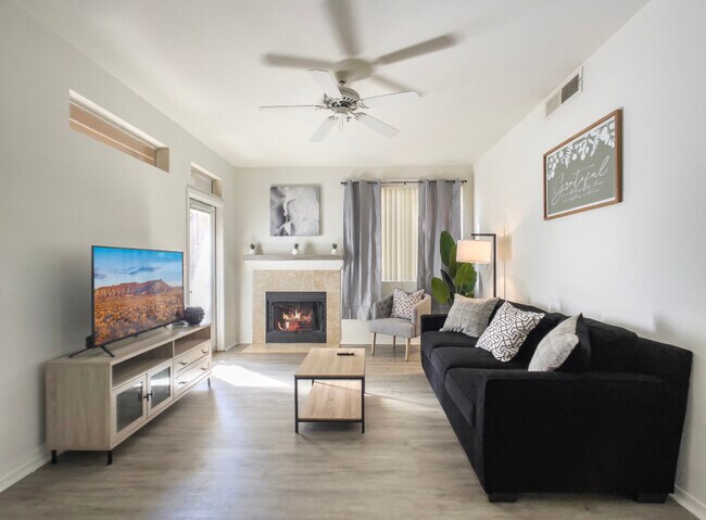 Building Photo - 11375 E Sahuaro Dr