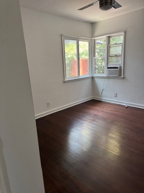 Foto del edificio - 10907 Moorpark St