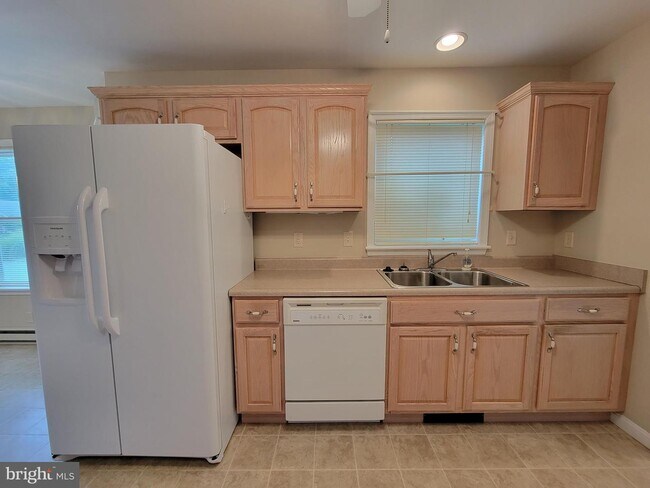 Building Photo - 148 Ginkgo Ct