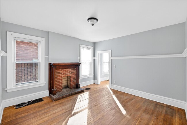 Foto del edificio - 1619 E Main St