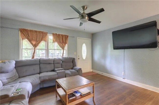 Foto del edificio - 5783 Sharon Dr NW