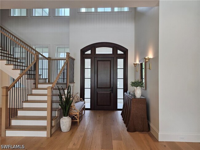 Foto del edificio - 637 Palm Cir W