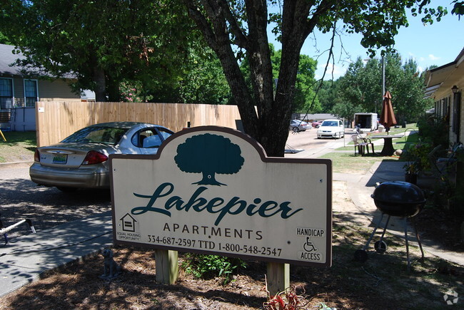 Lakepier Apartments