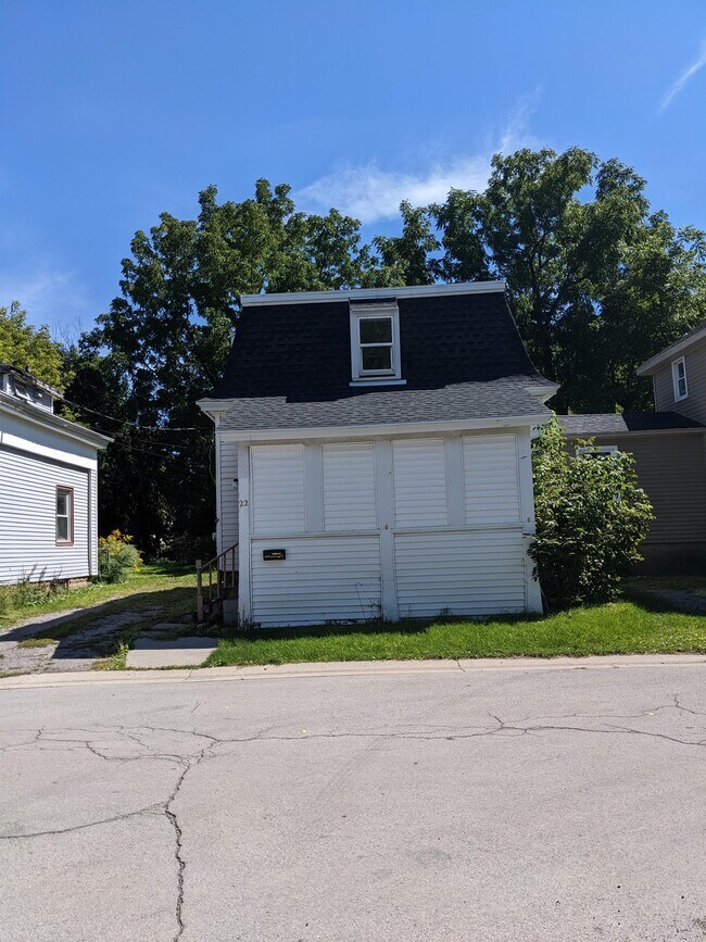 22 Hutchins Pl, Batavia, NY 14020 House Rental in Batavia, NY