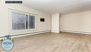 Building Photo - 5565 W 95th St