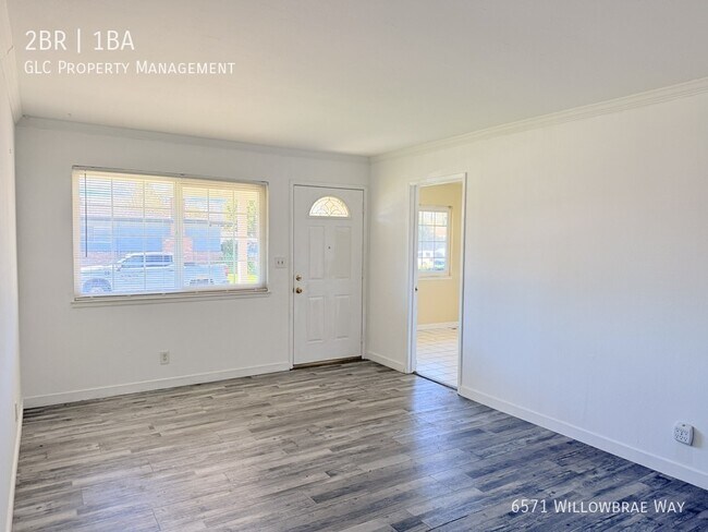 Foto del edificio - 6571 Willowbrae Way