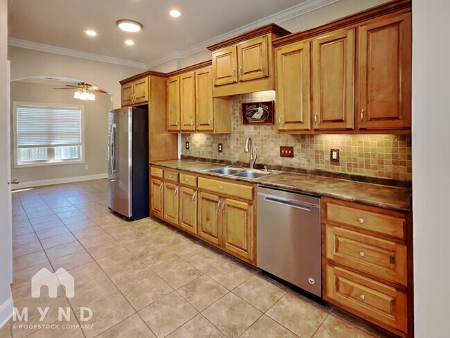 Foto del edificio - 15936 Landview Ln