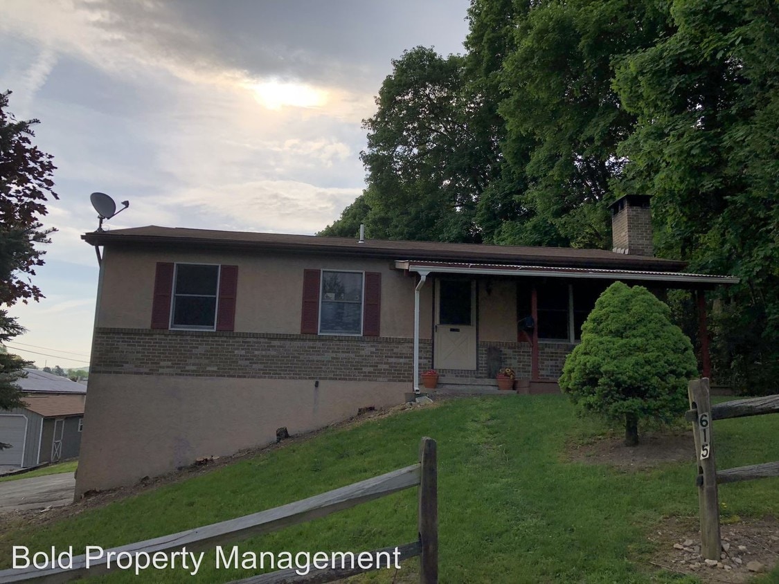 Primary Photo - 3 br, 2 bath House - 615 S 16.5 St.