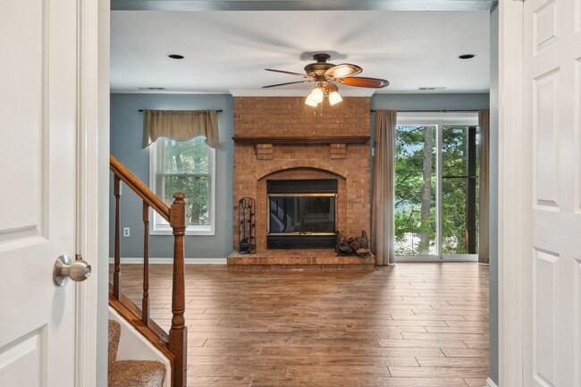 Foto del edificio - Charming Townhome for Rent in Germantown –...
