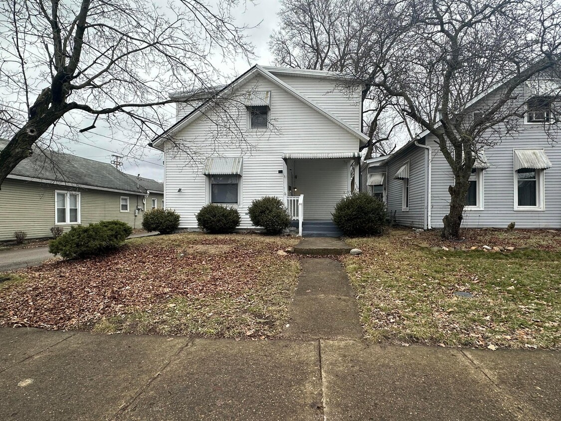 Primary Photo - 156 W High St