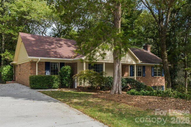 Foto del edificio - 2630 Fernbank Dr