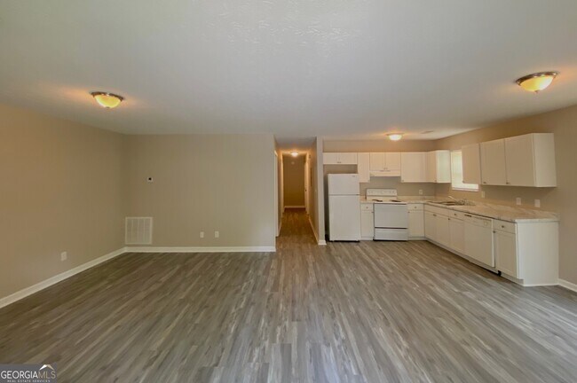 Building Photo - 191 Harvell Dr