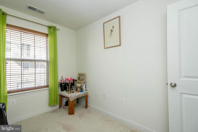 Building Photo - 44112 Vaira Terrace